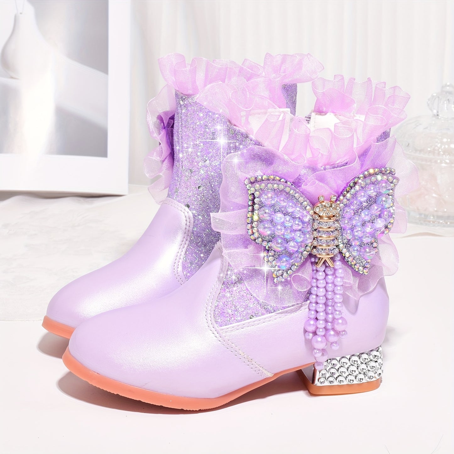 Shoes with Fleece for Winter, Stylish Short Boots for Girls, New Warm High-Heeled Princess Shoes with Bows for Snowy Days.