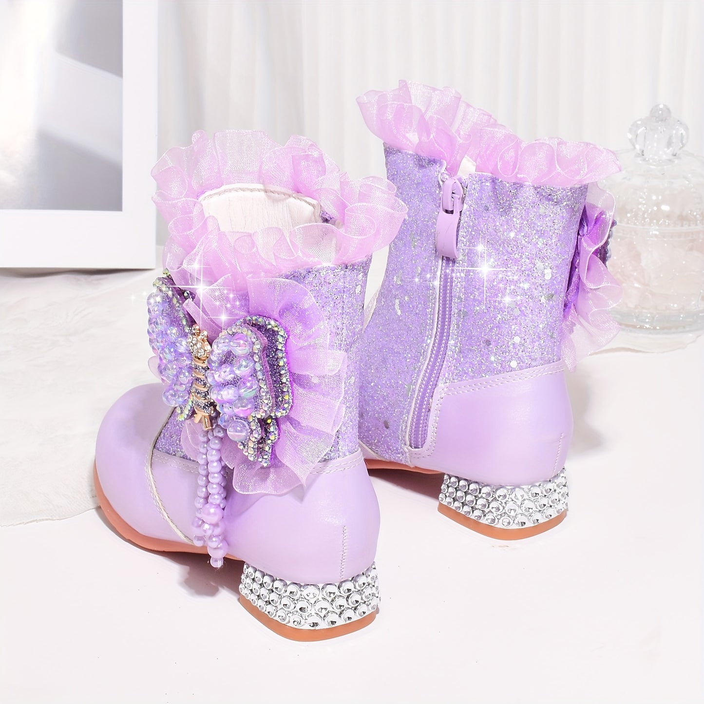 Shoes with Fleece for Winter, Stylish Short Boots for Girls, New Warm High-Heeled Princess Shoes with Bows for Snowy Days.