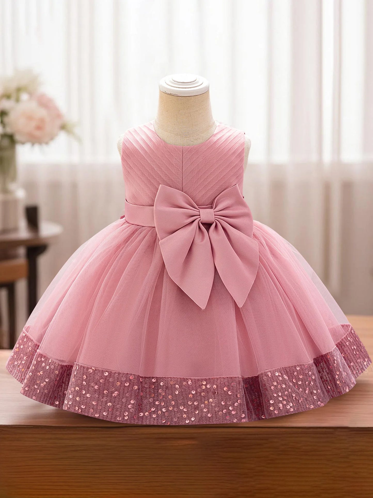Girls Sleeveless Round Neck Sequins Hem Tulle Patchwork A-line Dress with Sparkling Embellishments and Bow Detail
