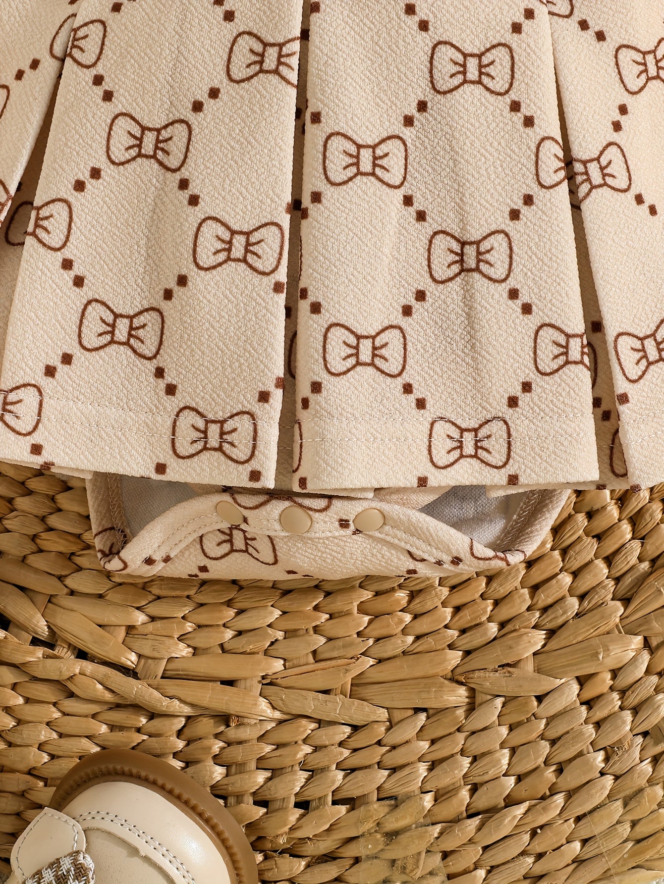 Girls' Fashion Butterfly Print Long Sleeve Dress + Bow Hair Accessory + Pair of Socks, Perfect for Outdoor