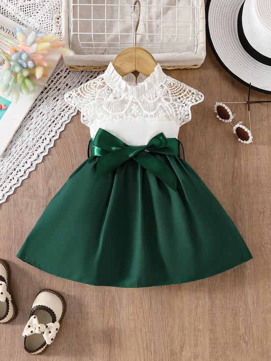 Summer Two-Piece Set for Girls Aged 2 Years, Featuring a Solid Color Woven Casual Dress with Lace Trim And a Matching Belt.